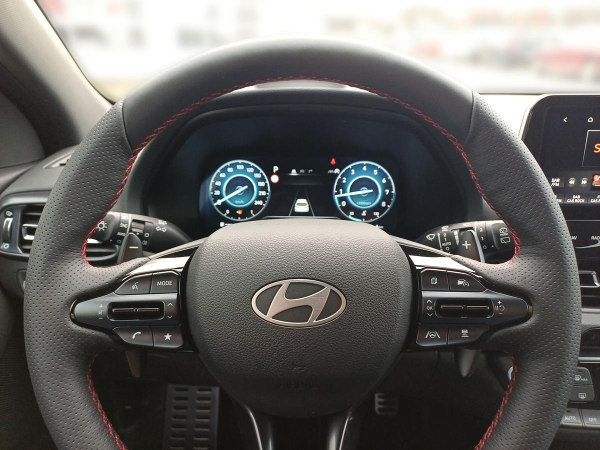 Hyundai i30 1.5 T-GDI 48V 7-DCT N LINE Navi+SH+PDC