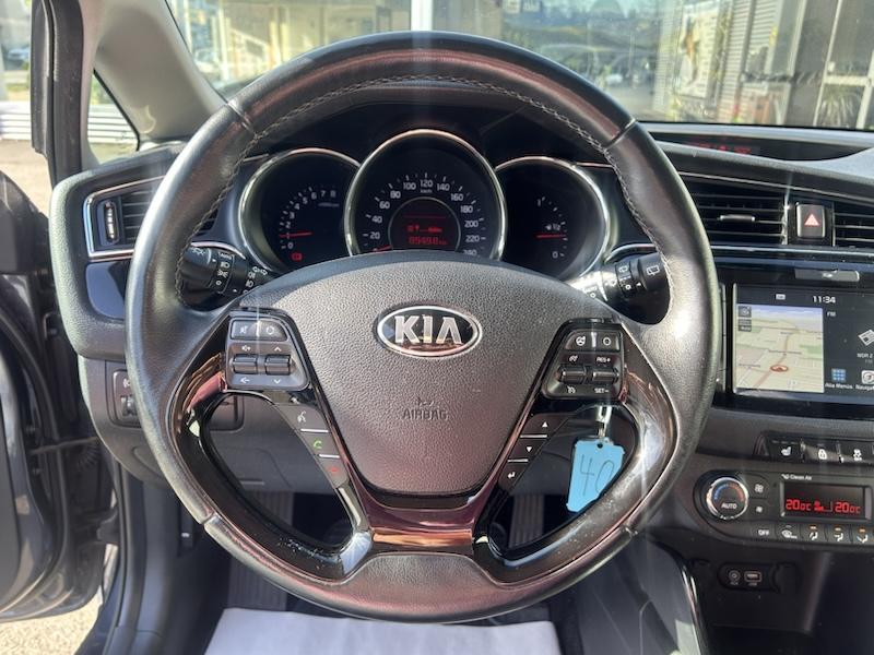 Kia cee'd / Ceed 1,6 GDI DREAM TEAM KLIMA*SHZG*BTH*NAVI*ALU*R-CAM
