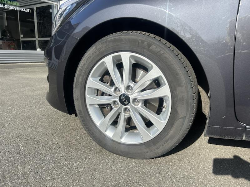 Kia cee'd / Ceed 1,6 GDI DREAM TEAM KLIMA*SHZG*BTH*NAVI*ALU*R-CAM