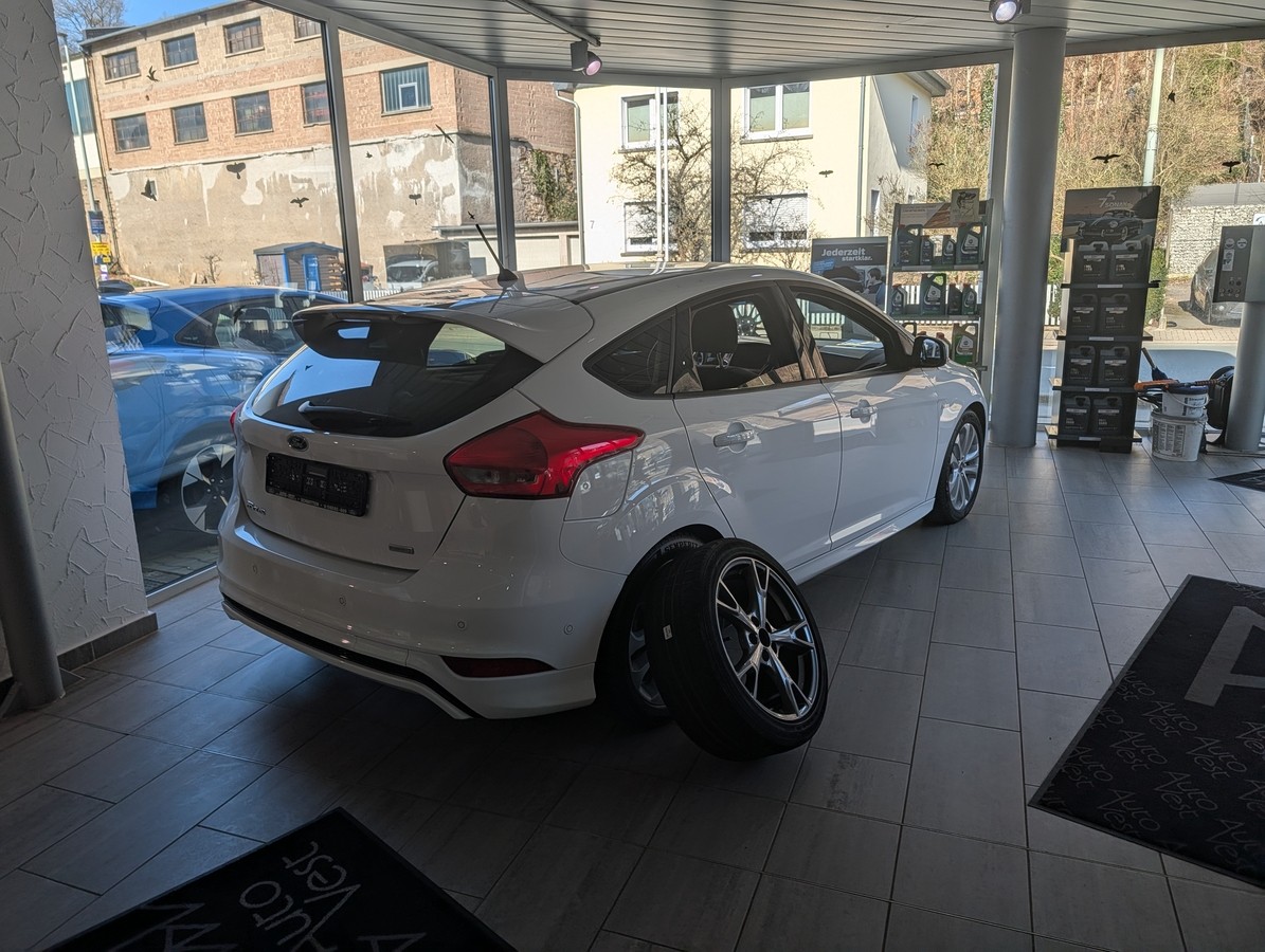 Ford Focus 1.0 EcoBoost ST-Line Start/Stopp 