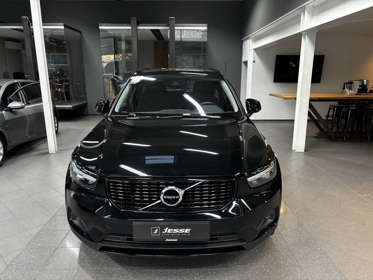Volvo XC40 T5 R-Design Expression Plug-In LED Navi RCAM 