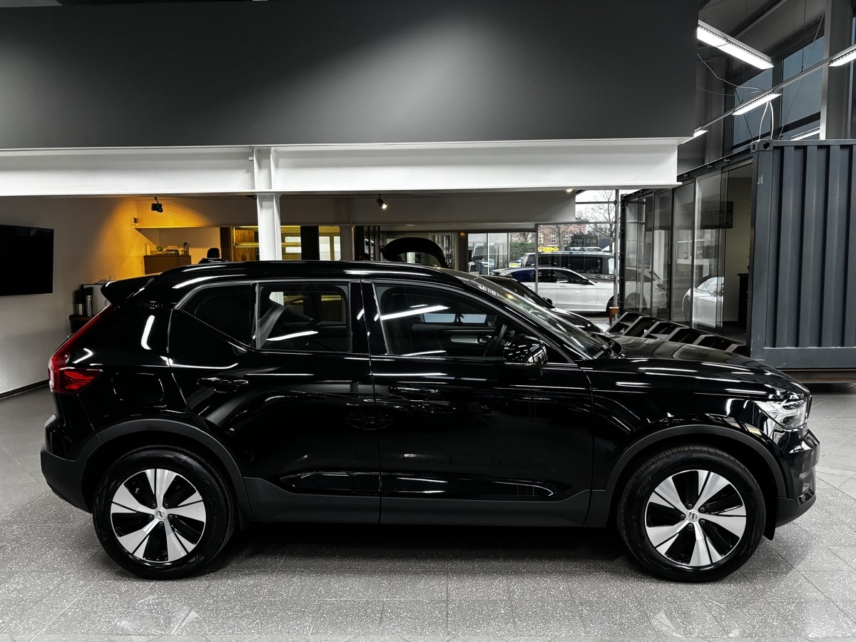 Volvo XC40 T5 R-Design Expression Plug-In LED Navi RCAM 
