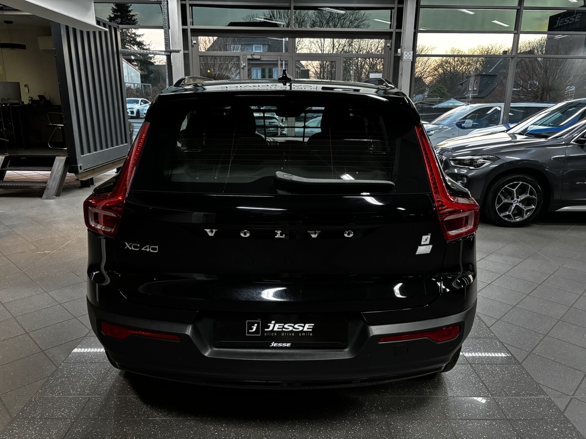 Volvo XC40 T5 R-Design Expression Plug-In LED Navi RCAM 