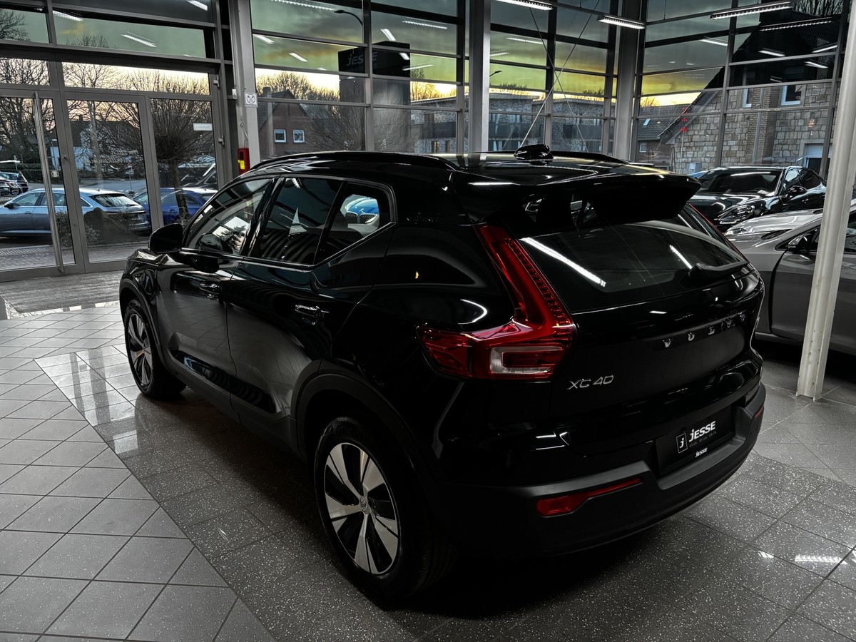 Volvo XC40 T5 R-Design Expression Plug-In LED Navi RCAM 