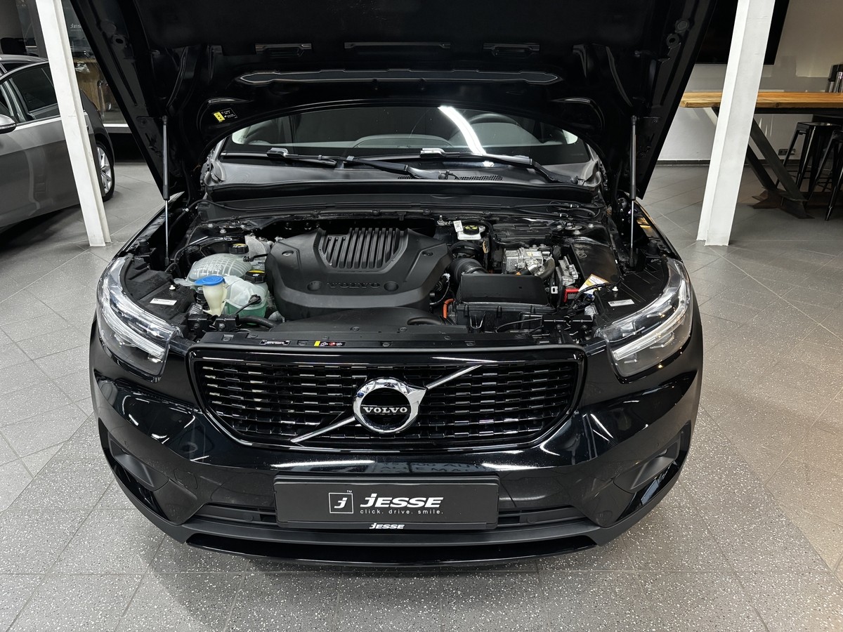 Volvo XC40 T5 R-Design Expression Plug-In LED Navi RCAM 
