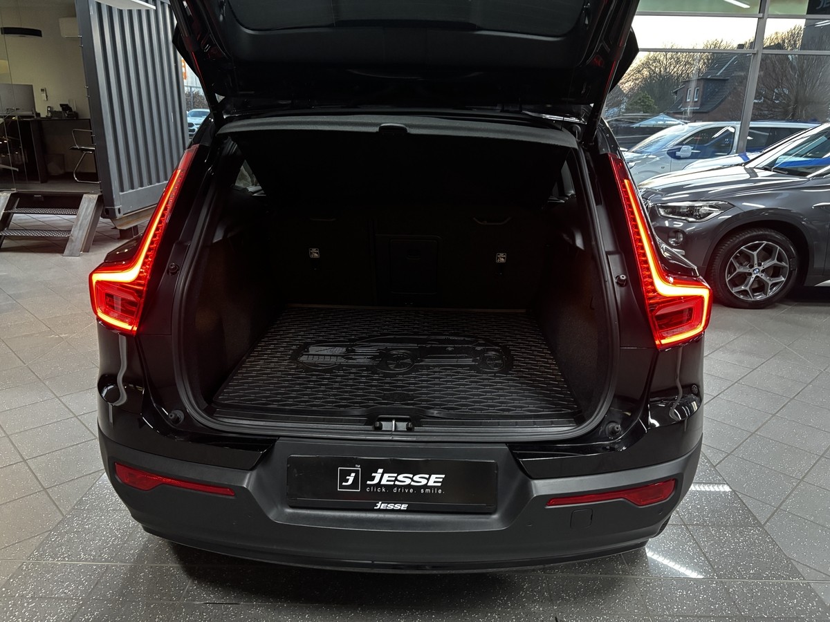Volvo XC40 T5 R-Design Expression Plug-In LED Navi RCAM 