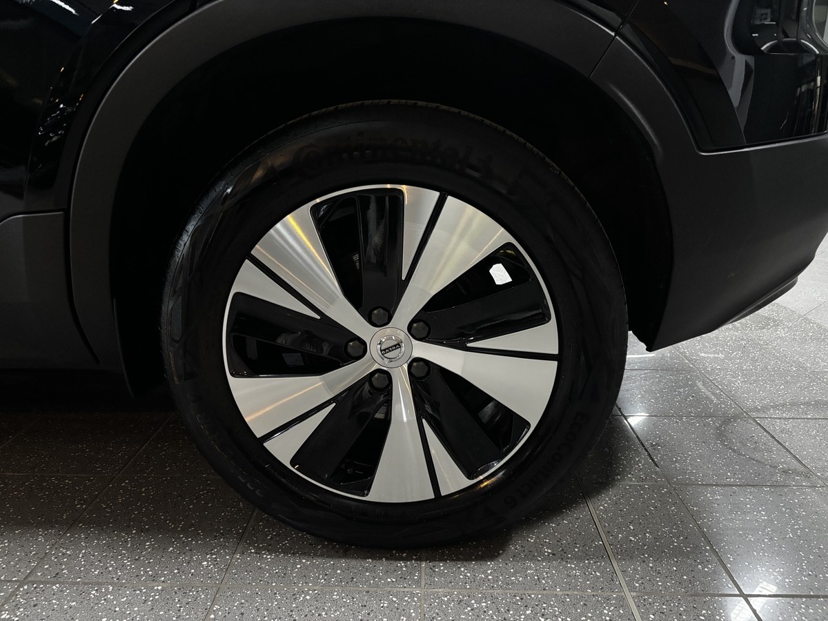 Volvo XC40 T5 R-Design Expression Plug-In LED Navi RCAM 