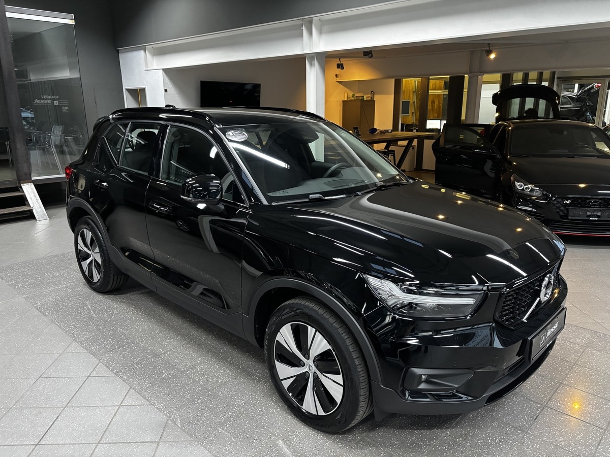 Volvo XC40 T5 R-Design Expression Plug-In LED Navi RCAM 