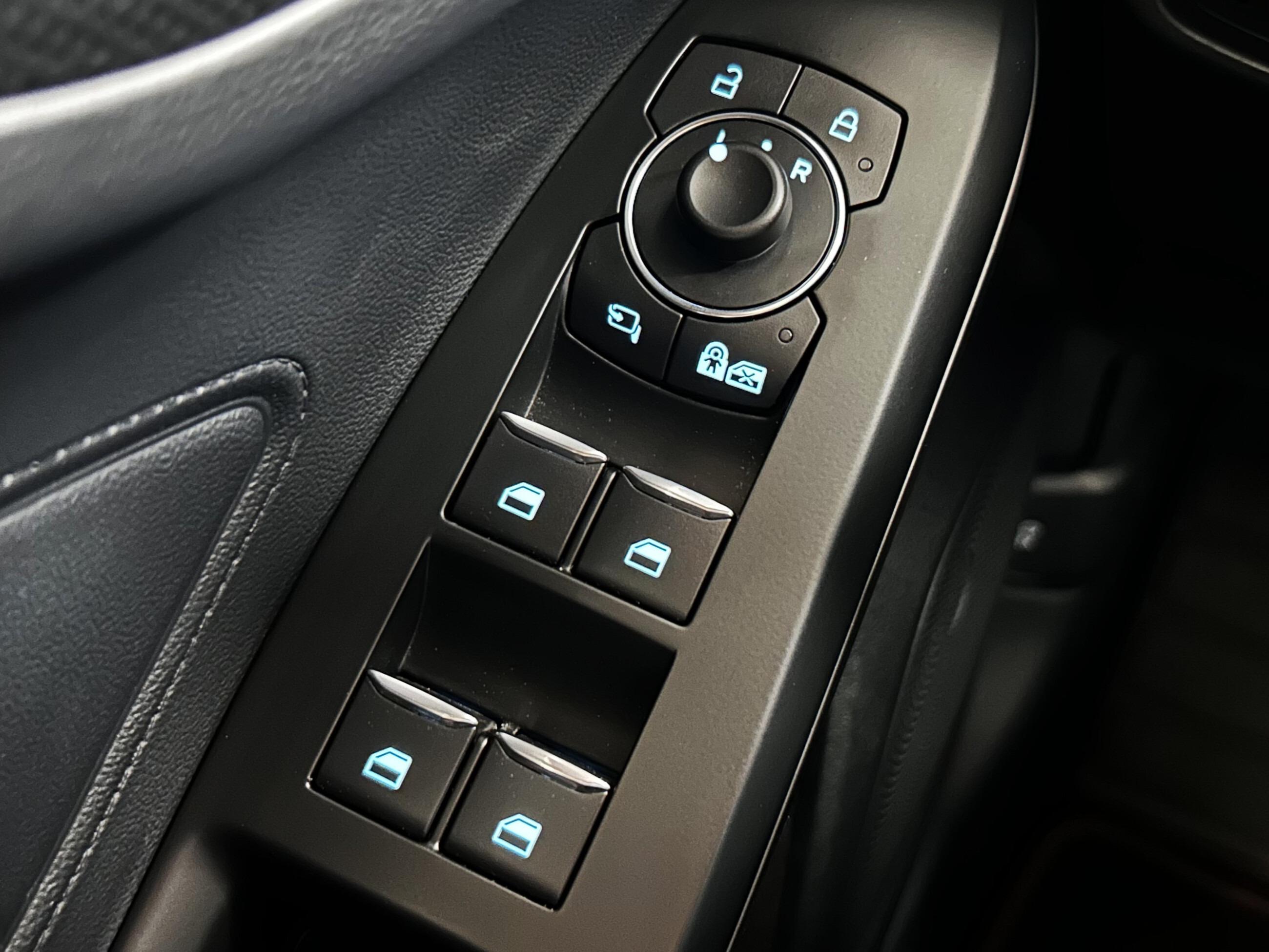 Ford Focus ST-Line X+Winter Paket+LED+Navi+Temp+Kam