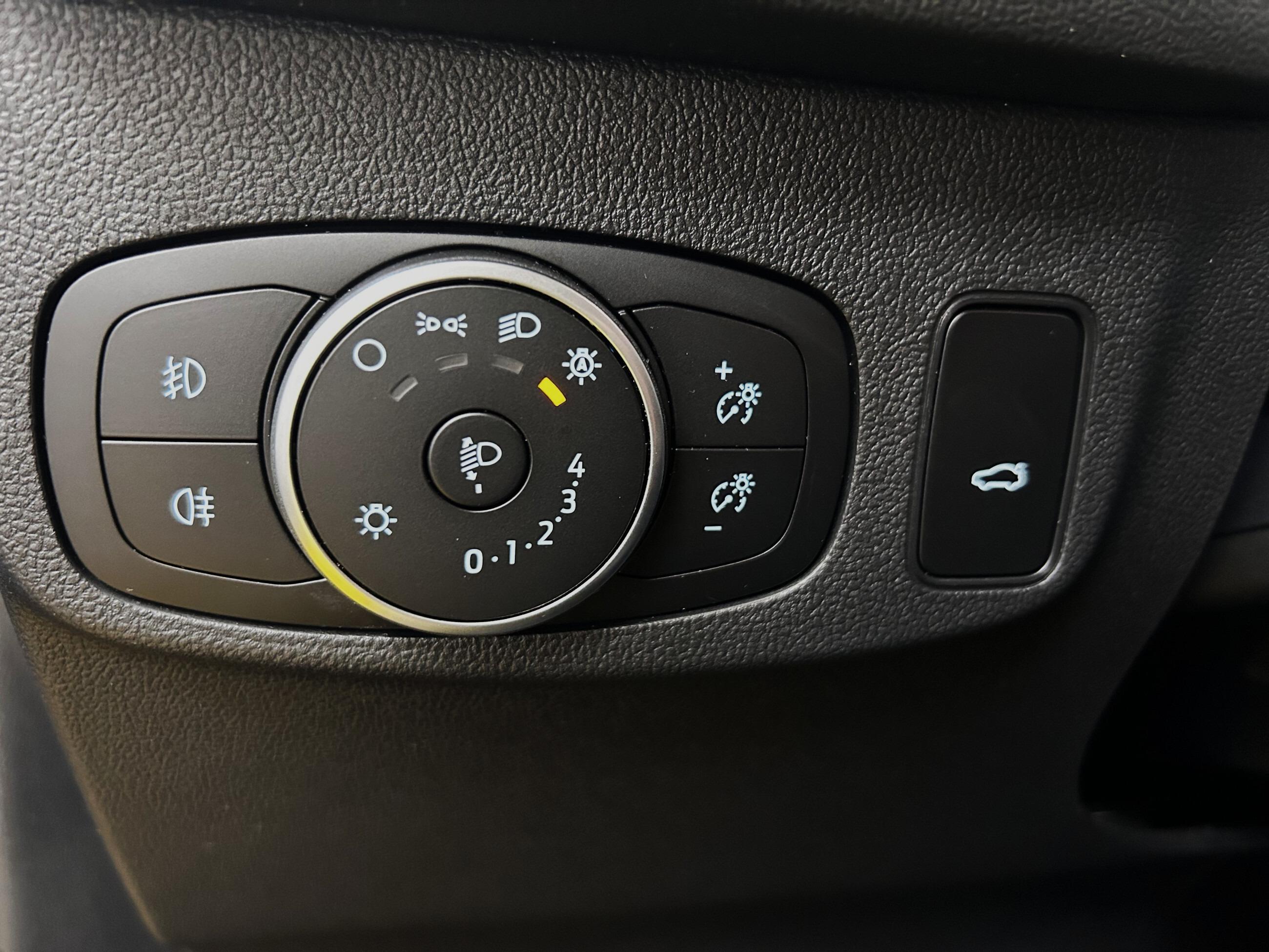 Ford Focus ST-Line X+Winter Paket+LED+Navi+Temp+Kam