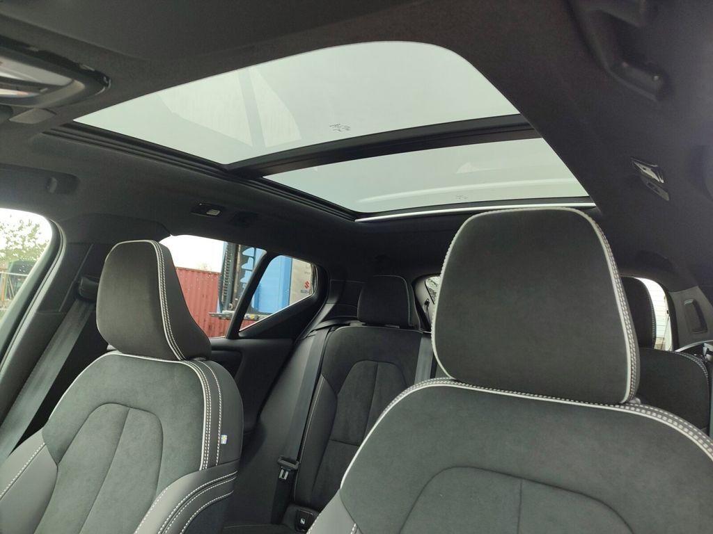 Volvo XC40 XC40 B4 Ultra Dark Mild-Hybrid SITZHEIZUNG+NAVI