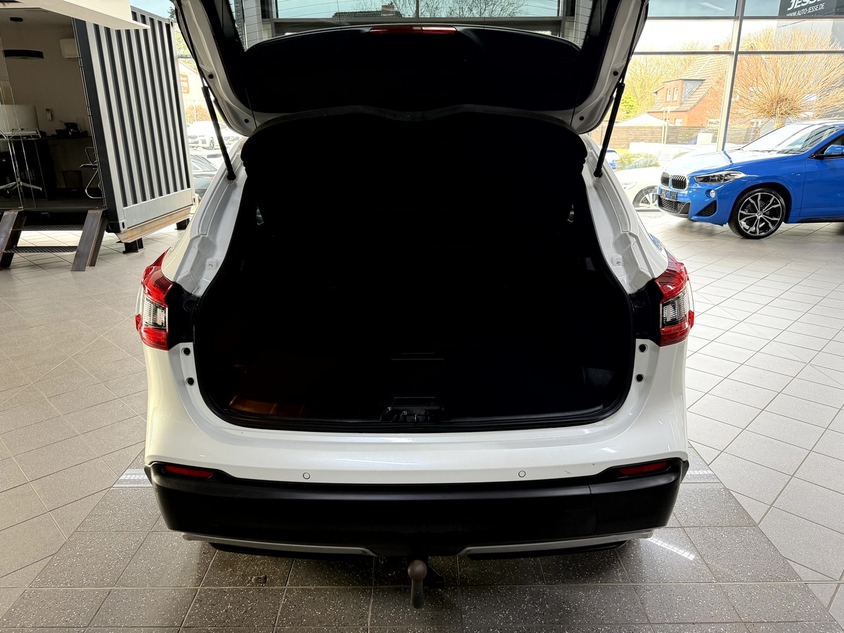 Nissan Qashqai 1.3 DIG-T DCT N-Connecta Pano. 360 AHK 