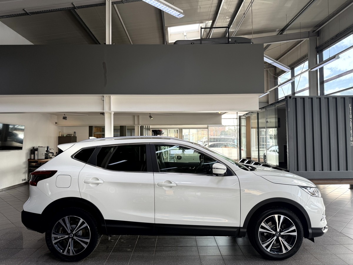Nissan Qashqai 1.3 DIG-T DCT N-Connecta Pano. 360 AHK 