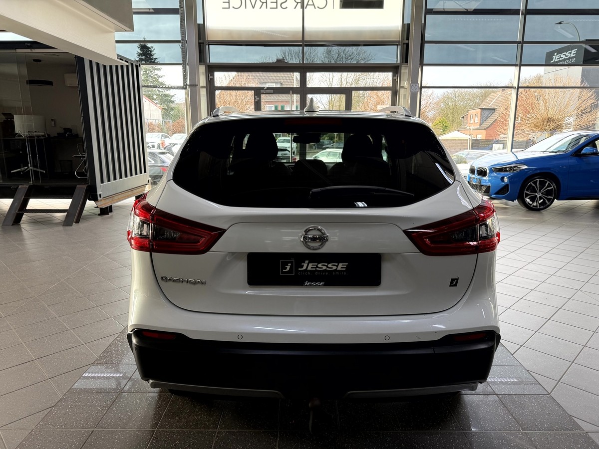 Nissan Qashqai 1.3 DIG-T DCT N-Connecta Pano. 360 AHK 