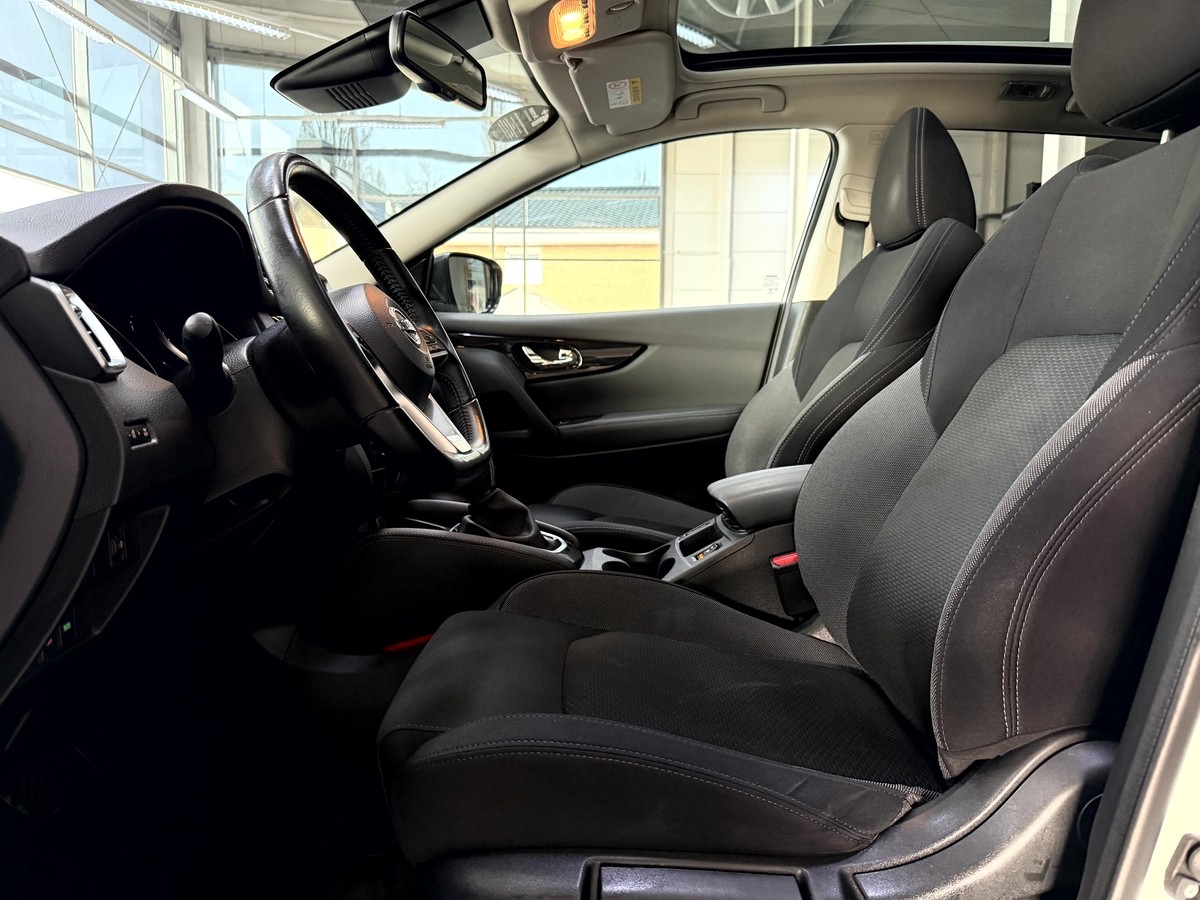 Nissan Qashqai 1.3 DIG-T DCT N-Connecta Pano. 360 AHK 