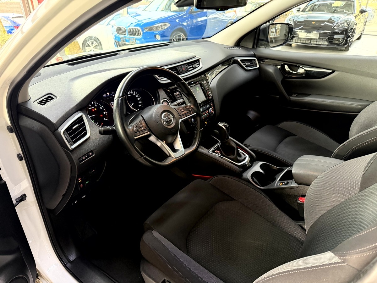 Nissan Qashqai 1.3 DIG-T DCT N-Connecta Pano. 360 AHK 