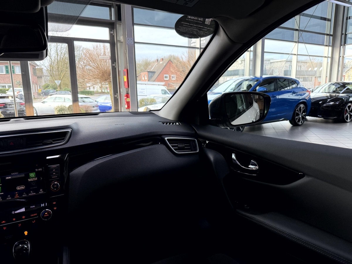 Nissan Qashqai 1.3 DIG-T DCT N-Connecta Pano. 360 AHK 