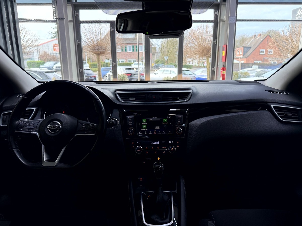 Nissan Qashqai 1.3 DIG-T DCT N-Connecta Pano. 360 AHK 