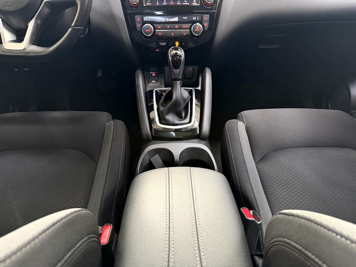 Nissan Qashqai 1.3 DIG-T DCT N-Connecta Pano. 360 AHK 