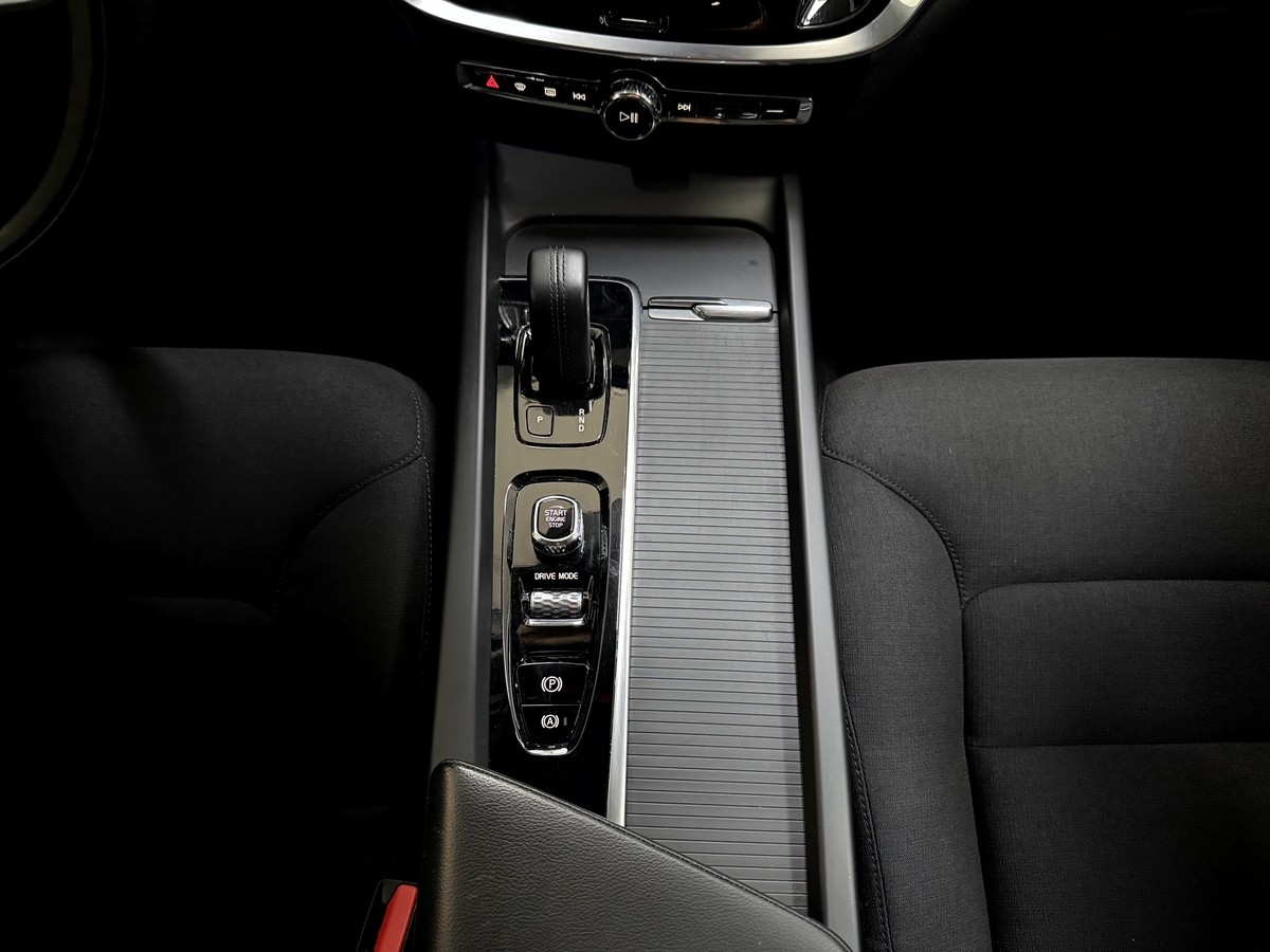 Volvo V60 B4 D Momentum Pro LED Navi R.Cam 