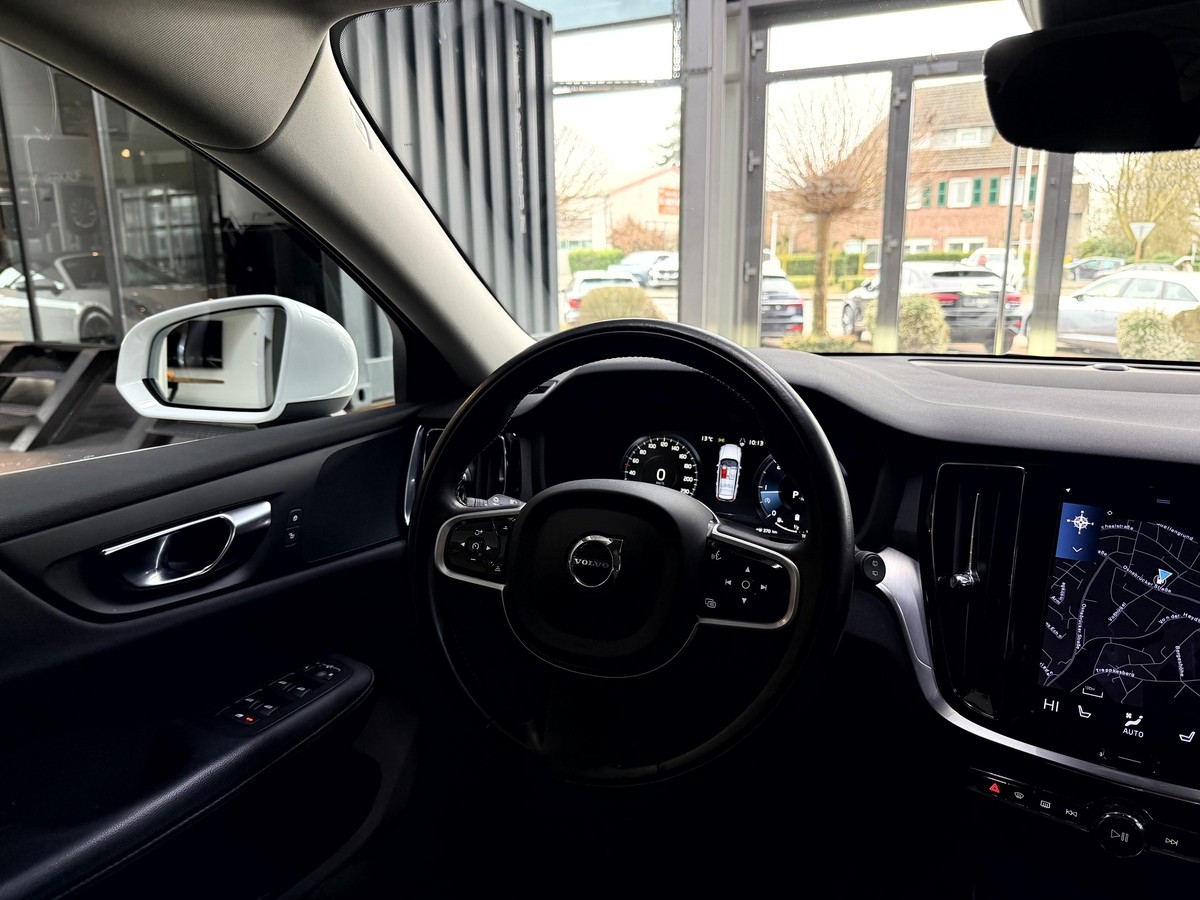 Volvo V60 B4 D Momentum Pro LED Navi R.Cam 