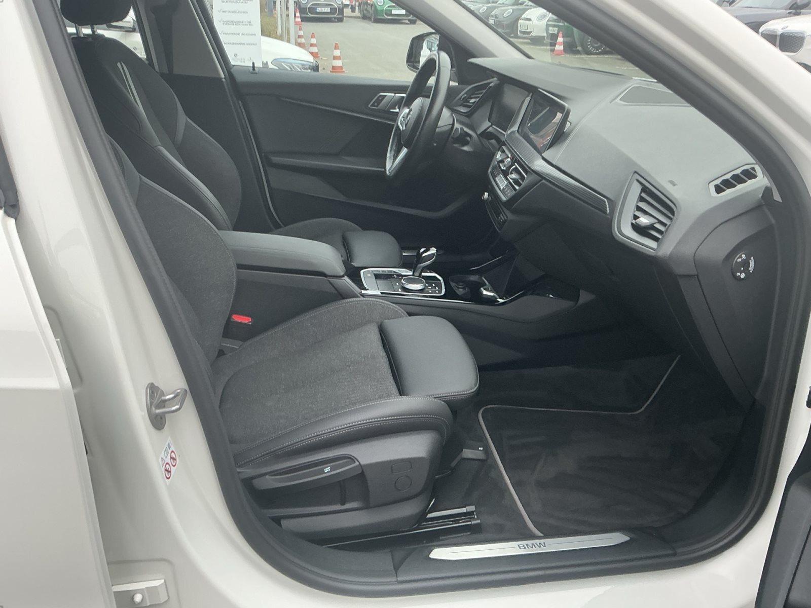 BMW 118 SPORT LINE DKG LC PROF AHK HUD GRA PDC HIFI DAB WLAN