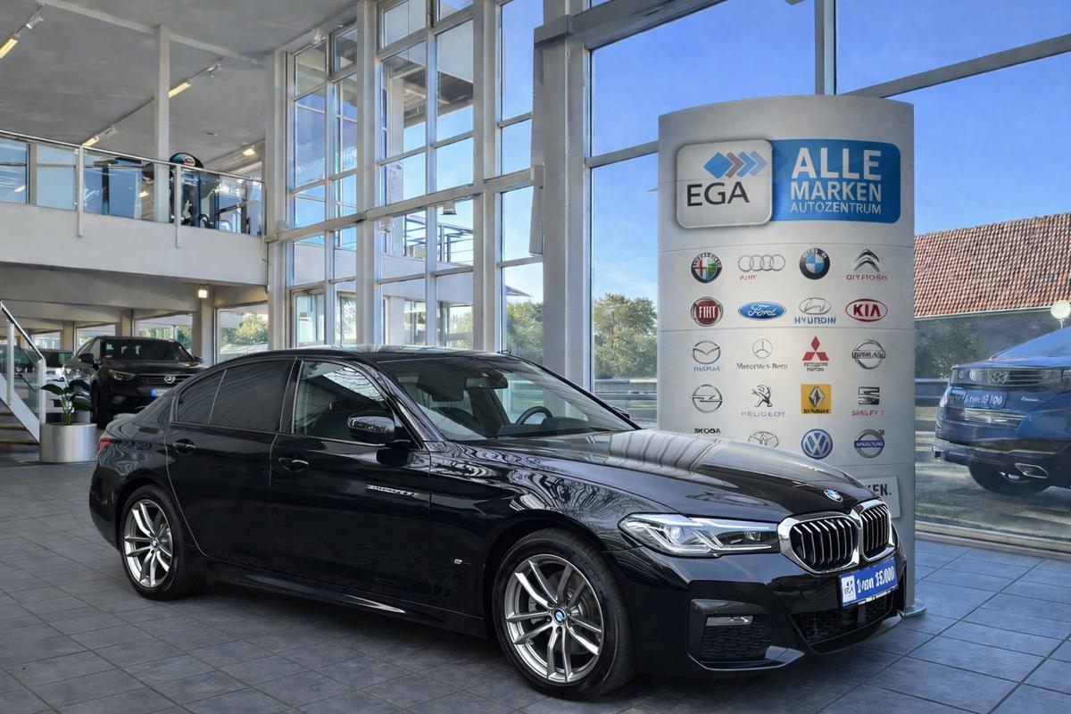 BMW 520 d M SPORTPAKET*SSD*AHK*HIFI*LEDER*SHZ v+h*CAM SUR*STANDH
