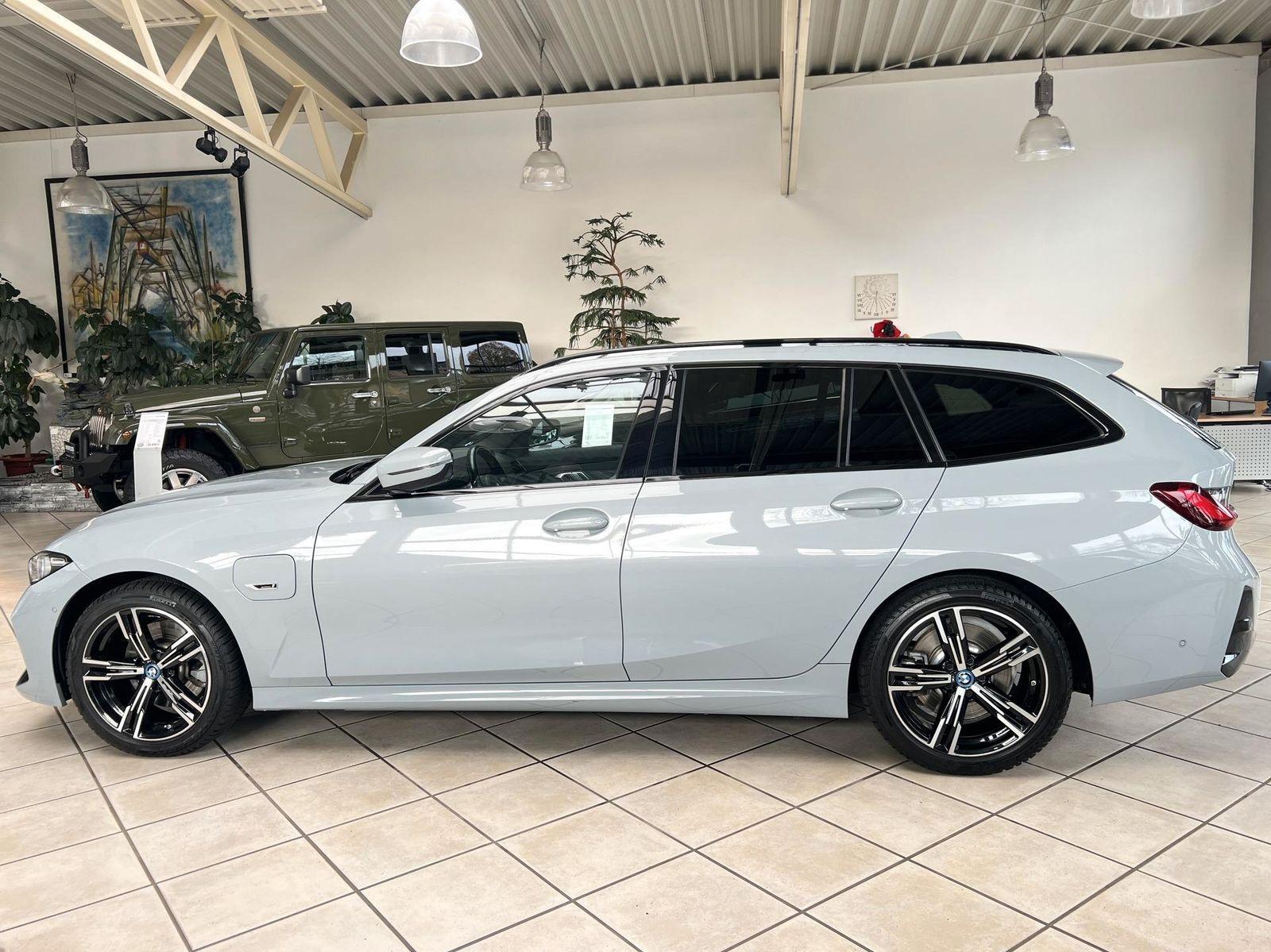 BMW 320 e Touring M-Sport HUD|PANO|ACC|RFK|INNOVATION