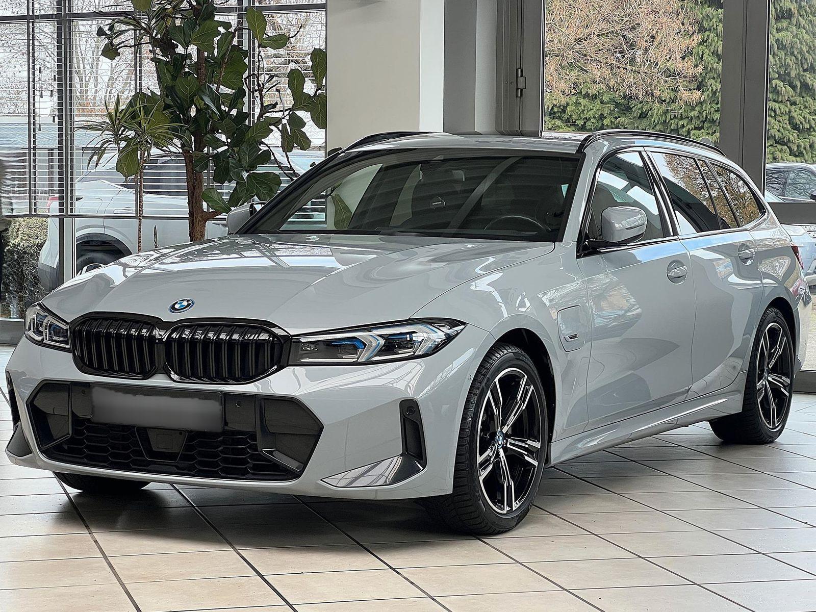 BMW 320 e Touring M-Sport HUD|PANO|ACC|RFK|INNOVATION