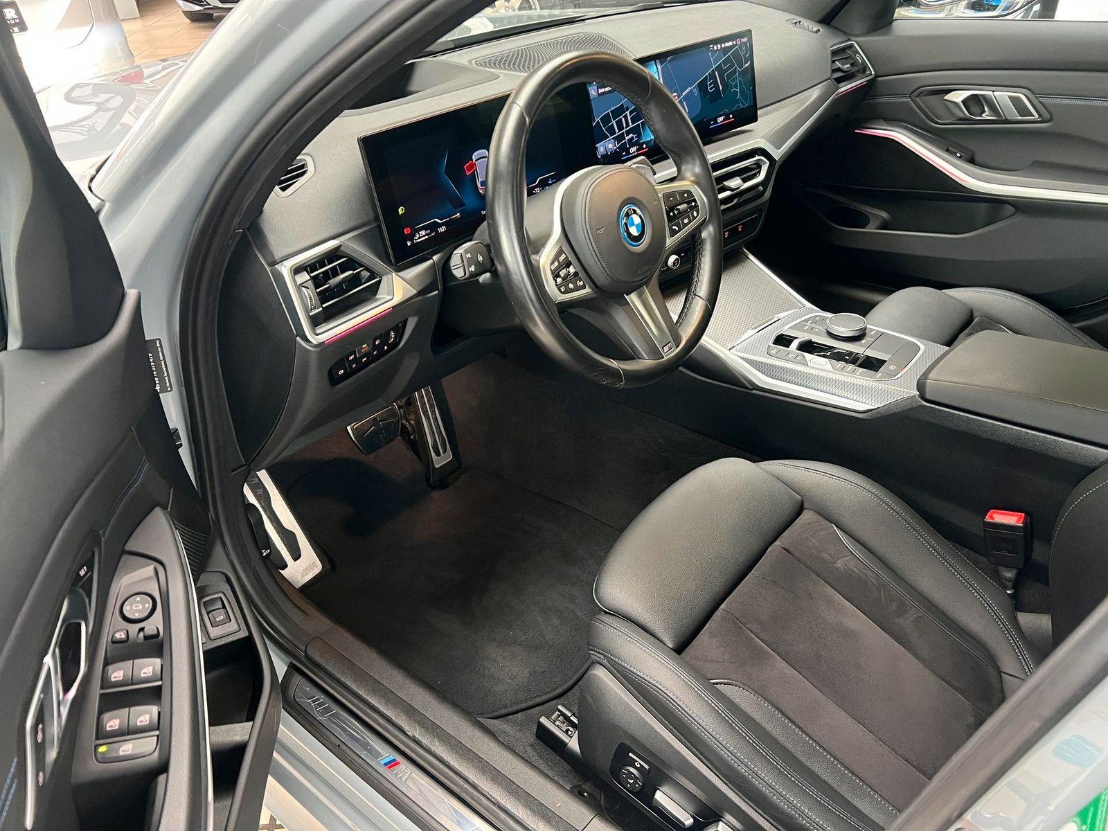 BMW 320 e Touring M-Sport HUD|PANO|ACC|RFK|INNOVATION