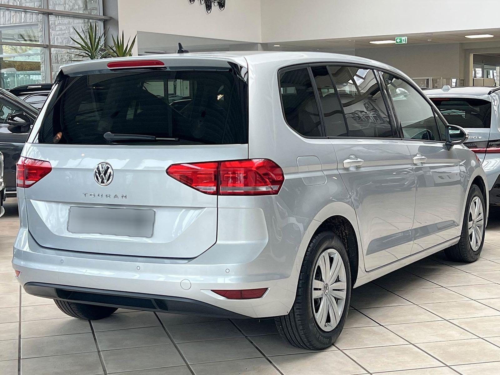 Volkswagen Touran 1.6 TDI AUTOMATIK|SCHECKHEFT|EINPARKHILFE