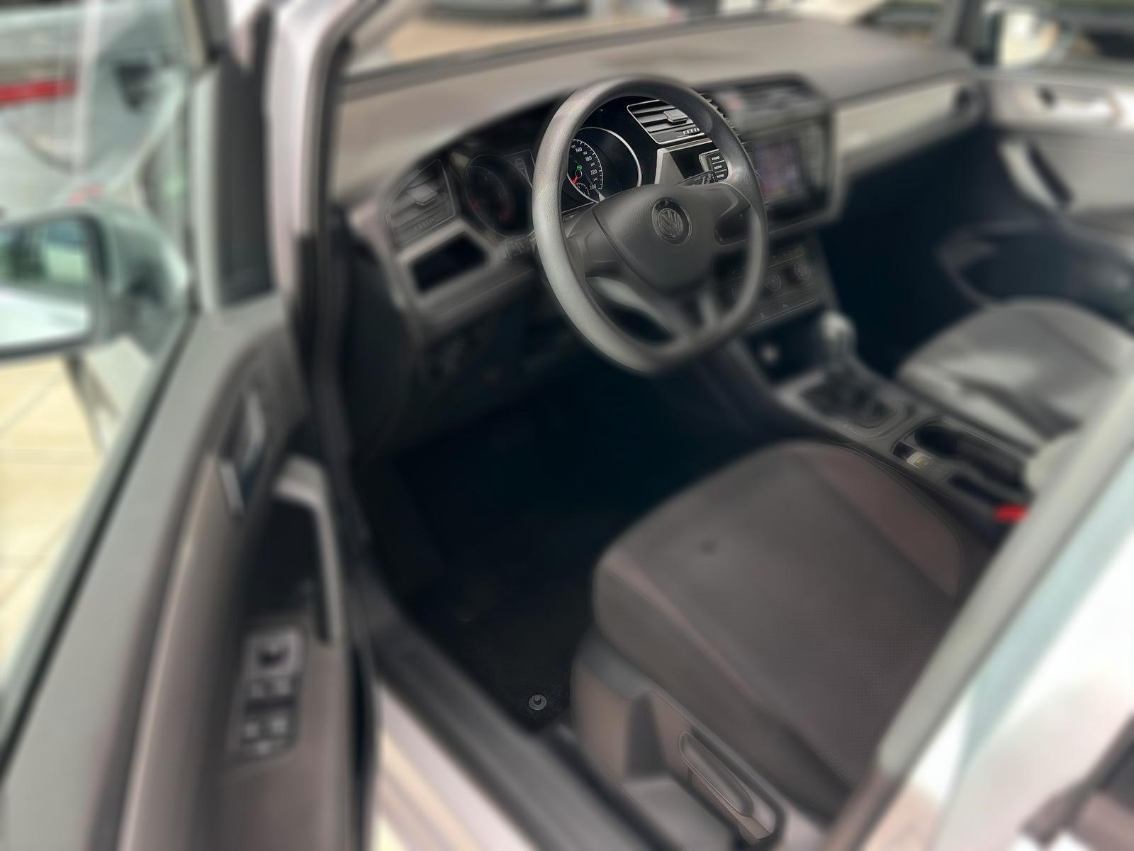 Volkswagen Touran 1.6 TDI AUTOMATIK|SCHECKHEFT|EINPARKHILFE