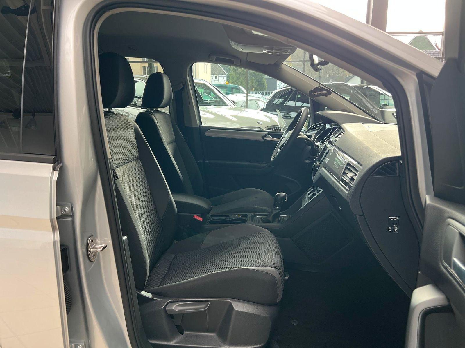 Volkswagen Touran 1.6 TDI AUTOMATIK|SCHECKHEFT|EINPARKHILFE