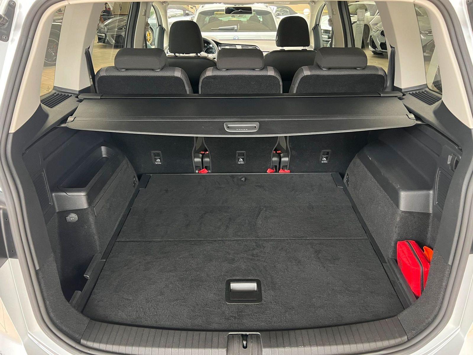 Volkswagen Touran 1.6 TDI AUTOMATIK|SCHECKHEFT|EINPARKHILFE