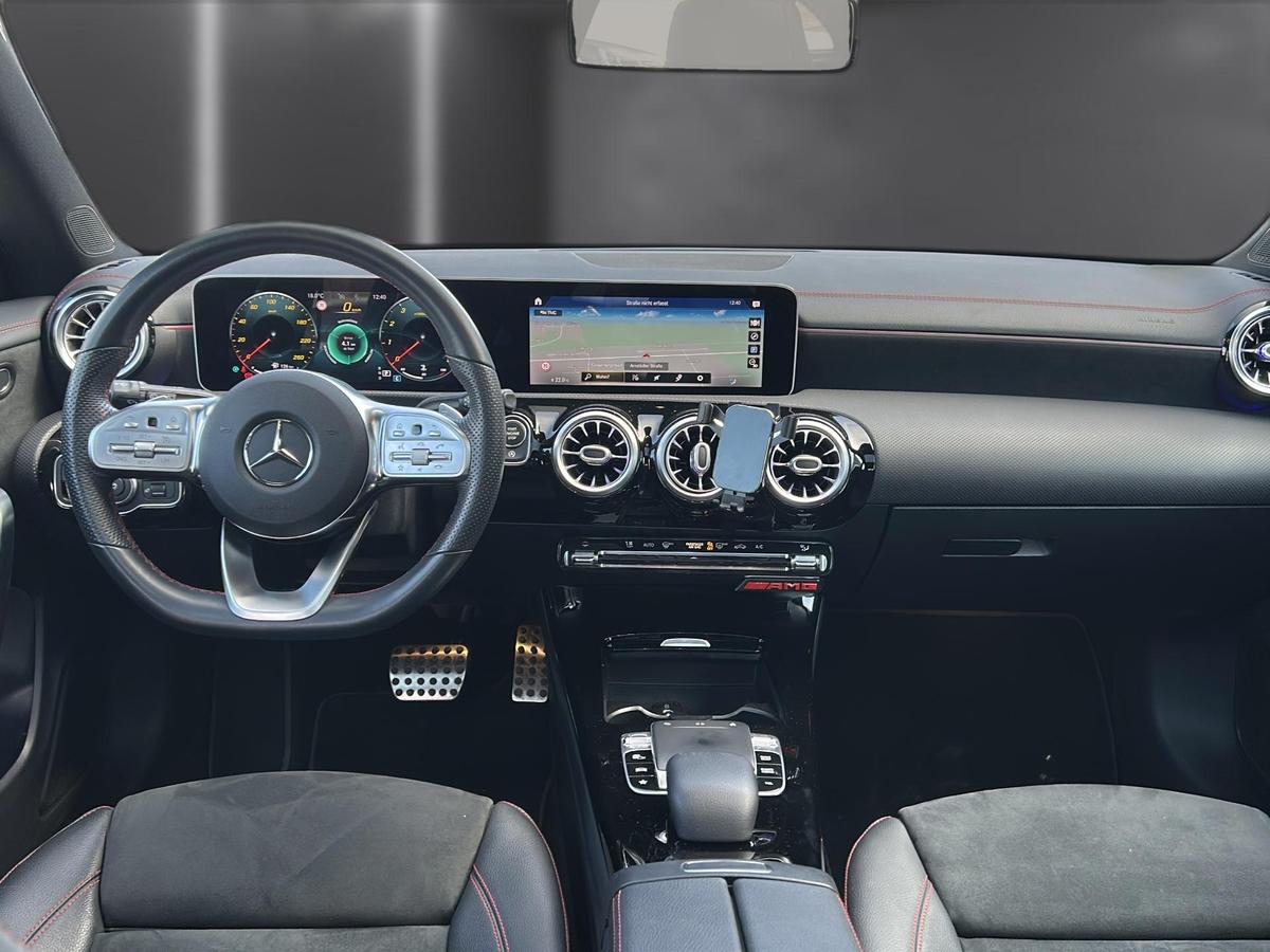 Mercedes-Benz CLA 220 Shooting Brake  AMG Line *LED*NAVI*SHZ*RFK