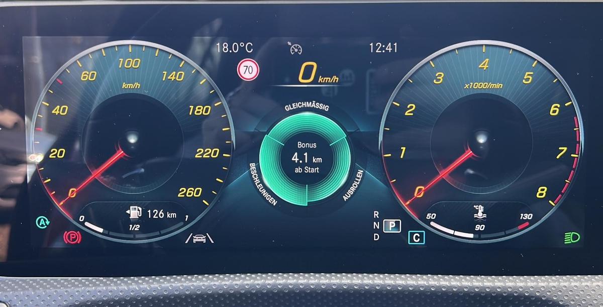 Mercedes-Benz CLA 220 Shooting Brake  AMG Line *LED*NAVI*SHZ*RFK