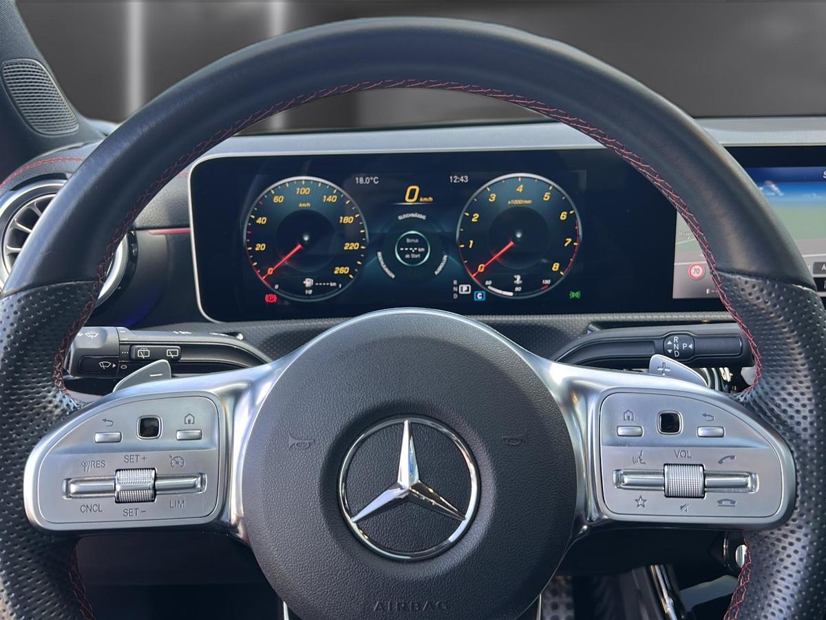 Mercedes-Benz CLA 220 Shooting Brake  AMG Line *LED*NAVI*SHZ*RFK