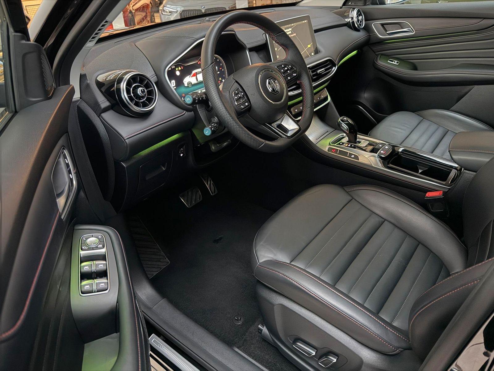 MG HS Luxury*ACC*360°*PANO*SHZ*NAV*CARPLAY*AMBI