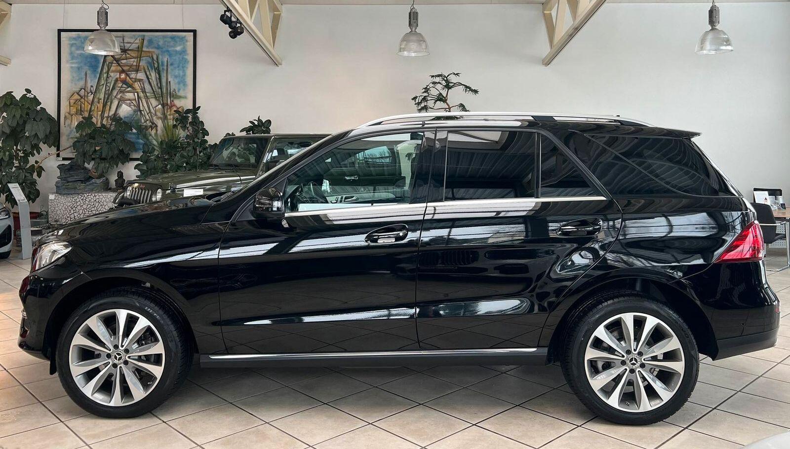 Mercedes-Benz GLE 400 SUV 4Matic SCHECKHEFT-MB|KAMERA|AHK|LED