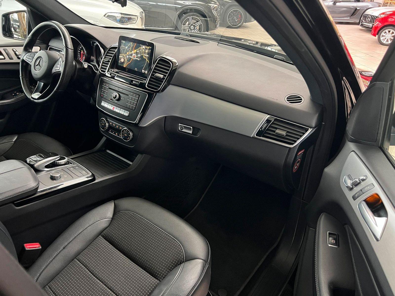 Mercedes-Benz GLE 400 SUV 4Matic SCHECKHEFT-MB|KAMERA|AHK|LED