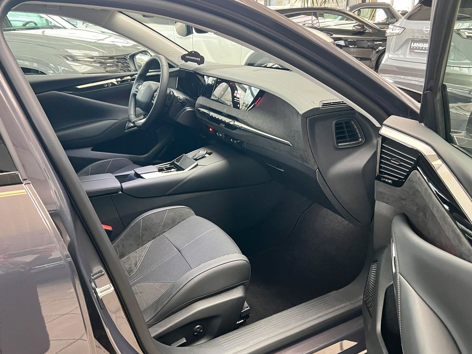 DS Automobiles DS4 1.2 Mild-Hybrid 136 Édition France RFK|AHK
