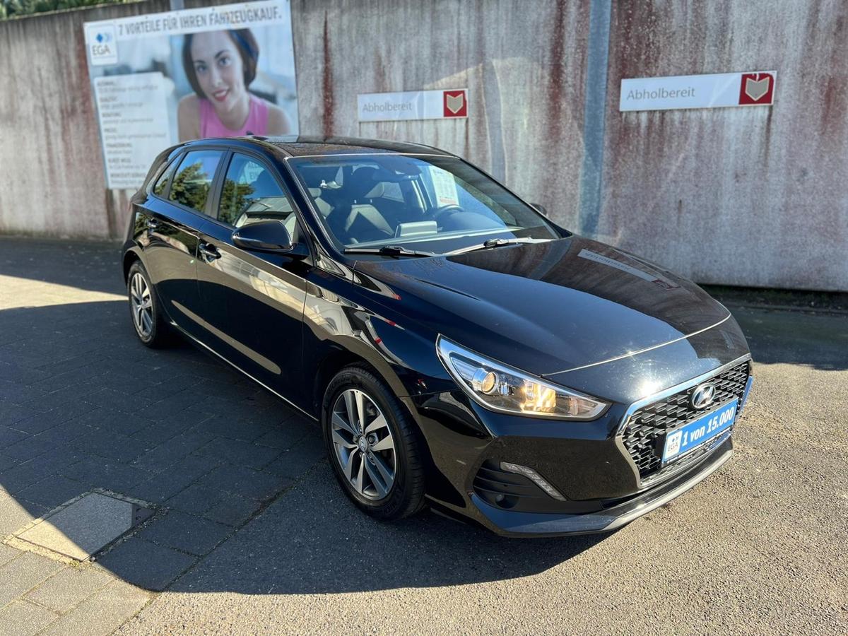 Hyundai i30 1.4 T-GDI - Navi - Sitz + Lenkradhzg - R.Kam - PDC
