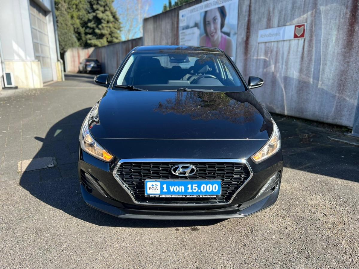 Hyundai i30 1.4 T-GDI - Navi - Sitz + Lenkradhzg - R.Kam - PDC
