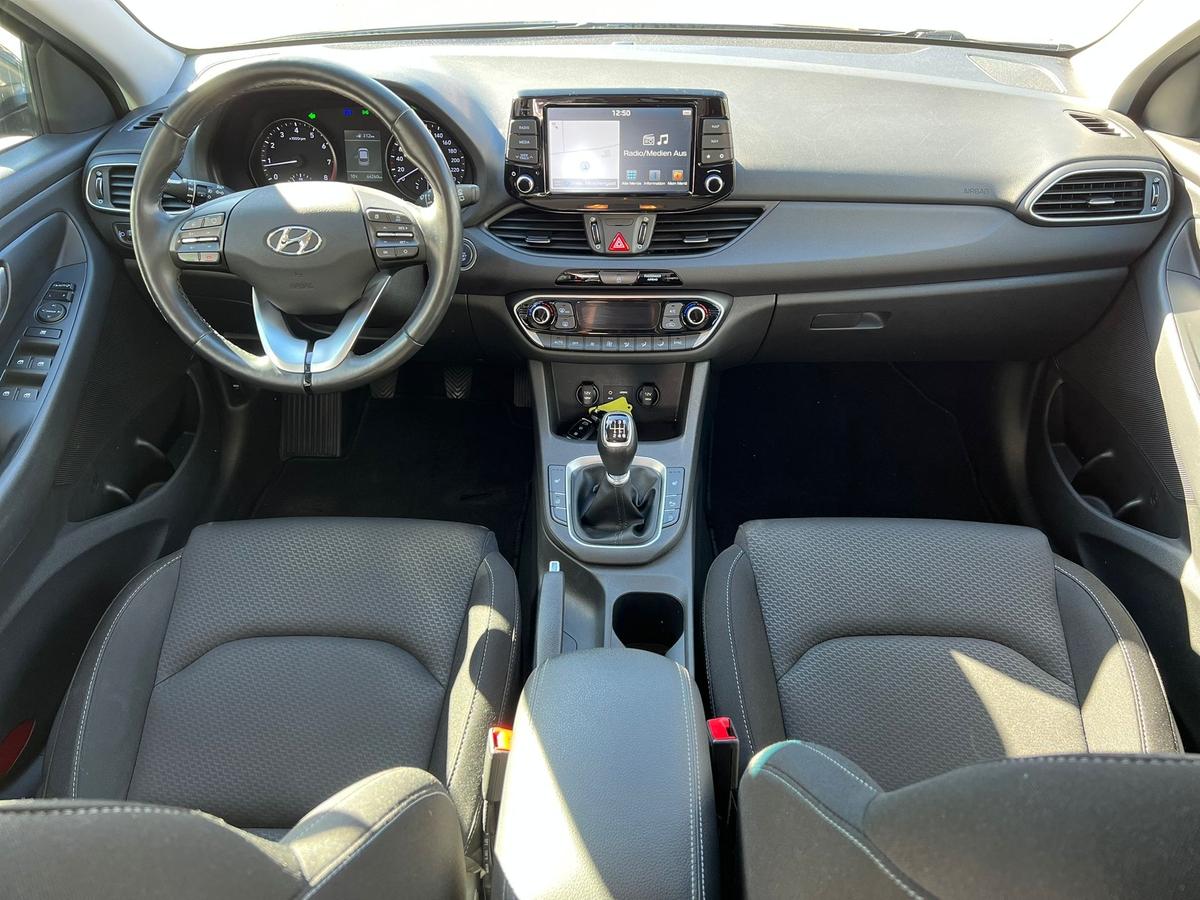 Hyundai i30 1.4 T-GDI - Navi - Sitz + Lenkradhzg - R.Kam - PDC
