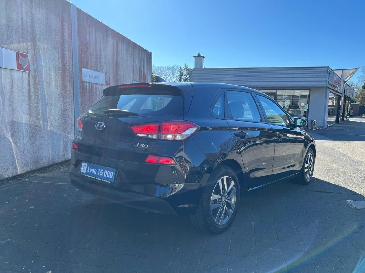 Hyundai i30 1.4 T-GDI - Navi - Sitz + Lenkradhzg - R.Kam - PDC