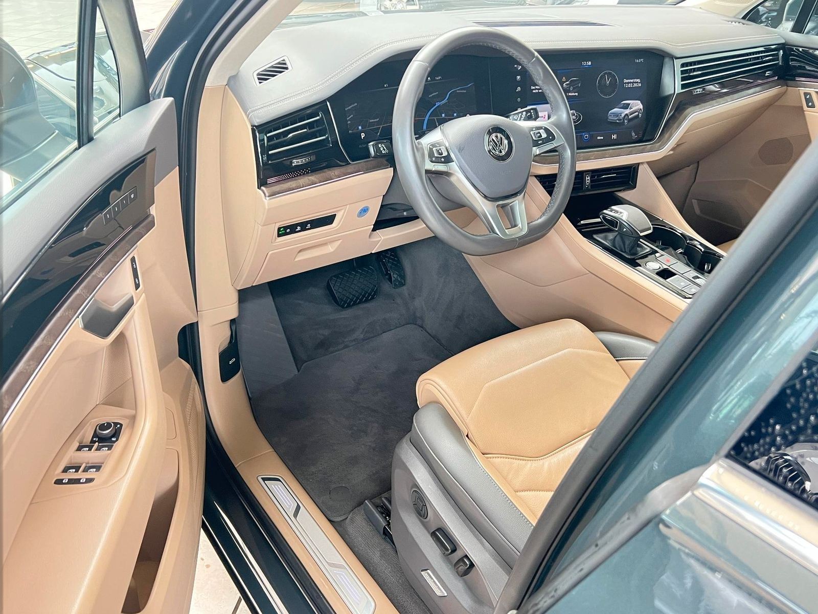 Volkswagen Touareg 3.0 Atmosphere*4x4 Lenk+Luftfd+AHK*