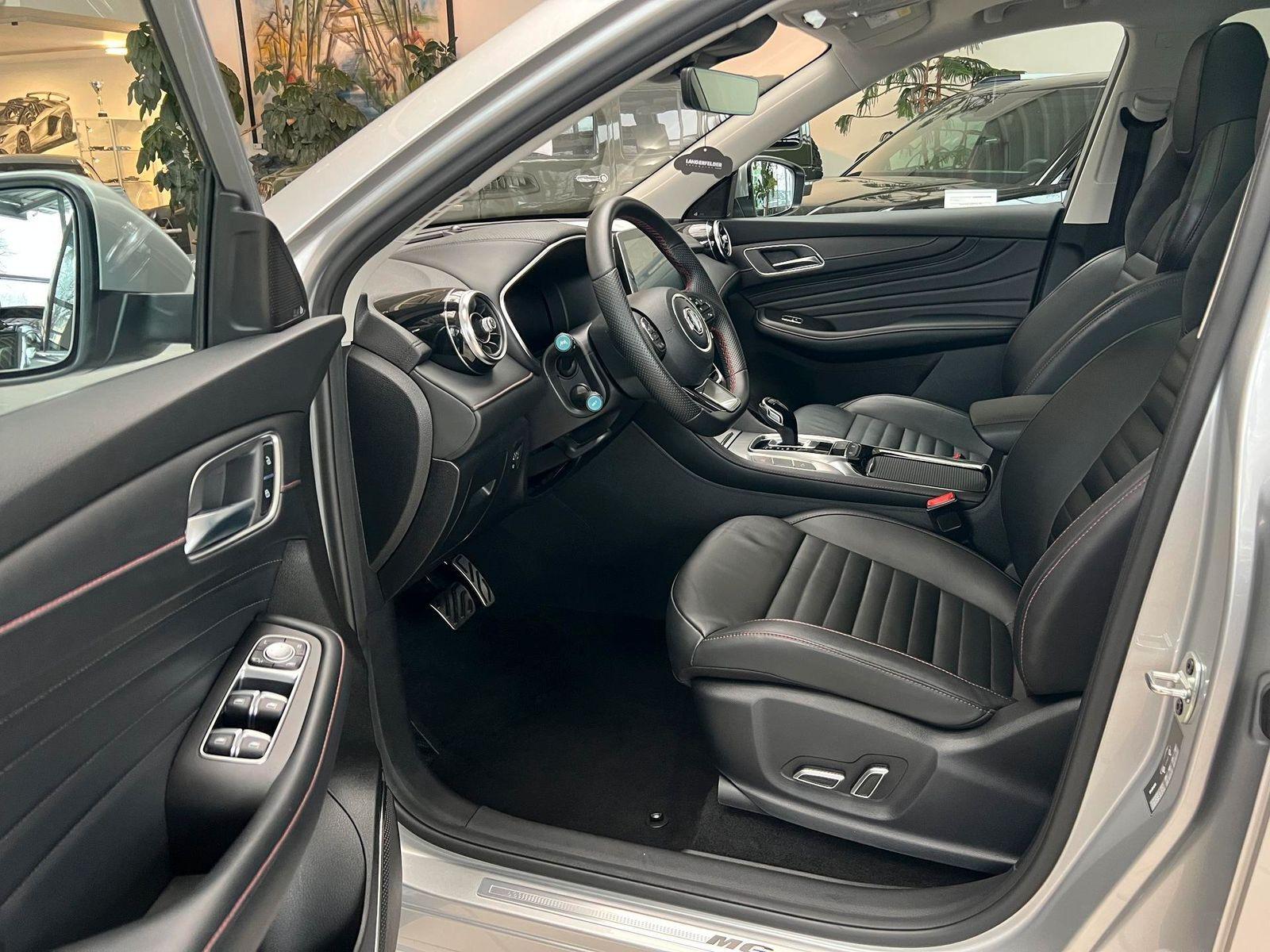 MG HS Luxury*ACC*360°*PANO*SHZ*NAV*CARPLAY*AMBIENT