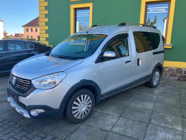 Dacia Dokker Stepway mit Anhängekupplung und Navi