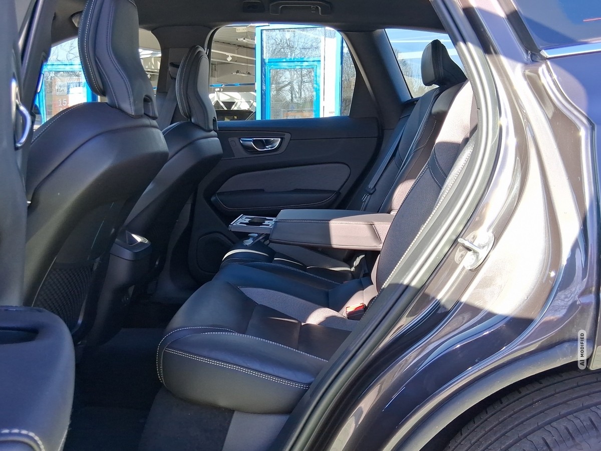 Volvo XC60 Plus Bright AWD*VOLL-LED*FAHRER-ASSIST-PAKET*360°CAM*