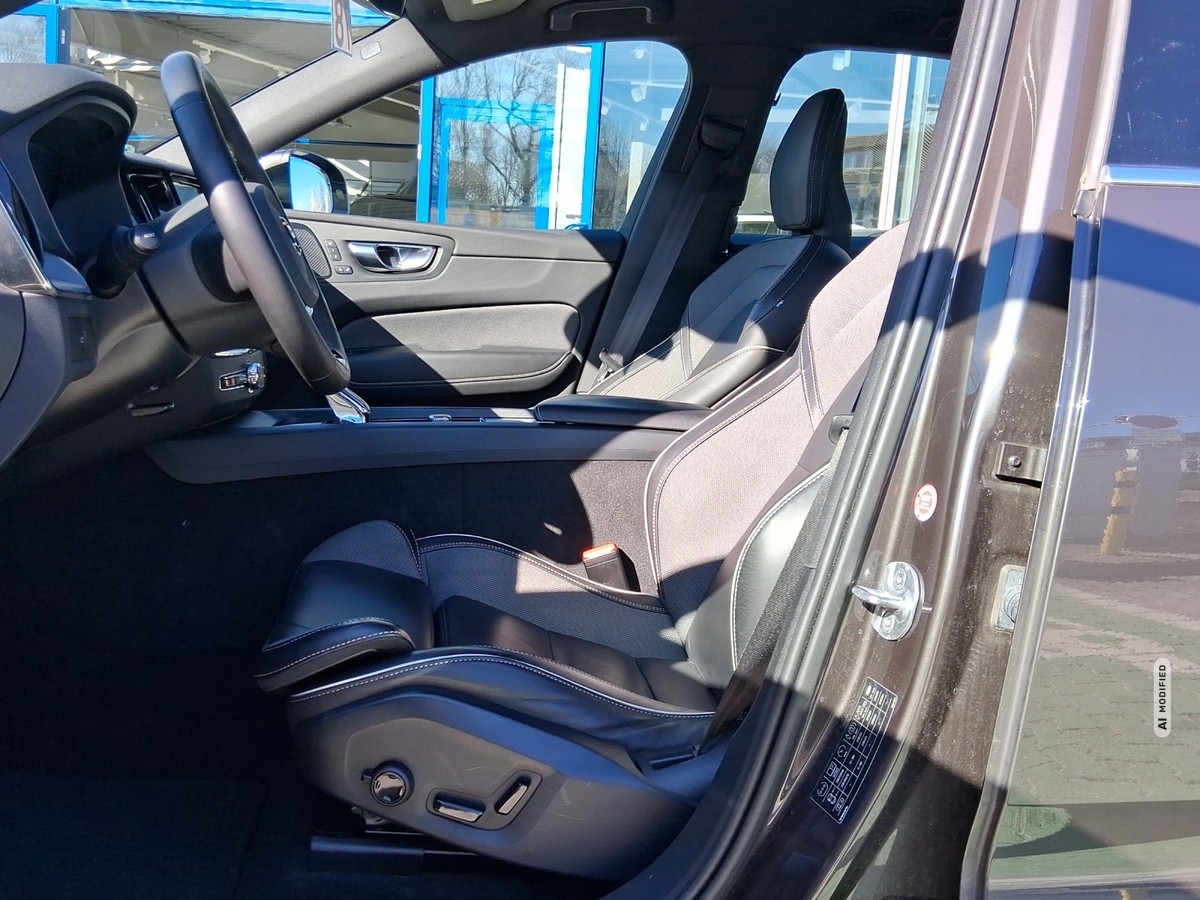 Volvo XC60 Plus Bright AWD*VOLL-LED*FAHRER-ASSIST-PAKET*360°CAM*